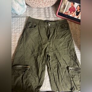 Fashion Nova Men's Green Cargo Pants